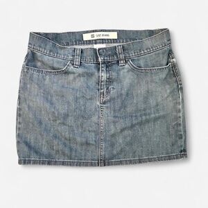 Vintage GAP Classic Blue Mini Jean Skirt ~ Size 6